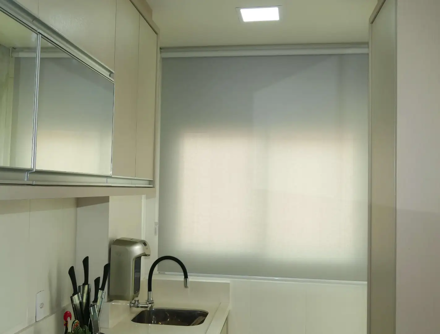 Persiana Rolô Tela Solar 3% Cinza