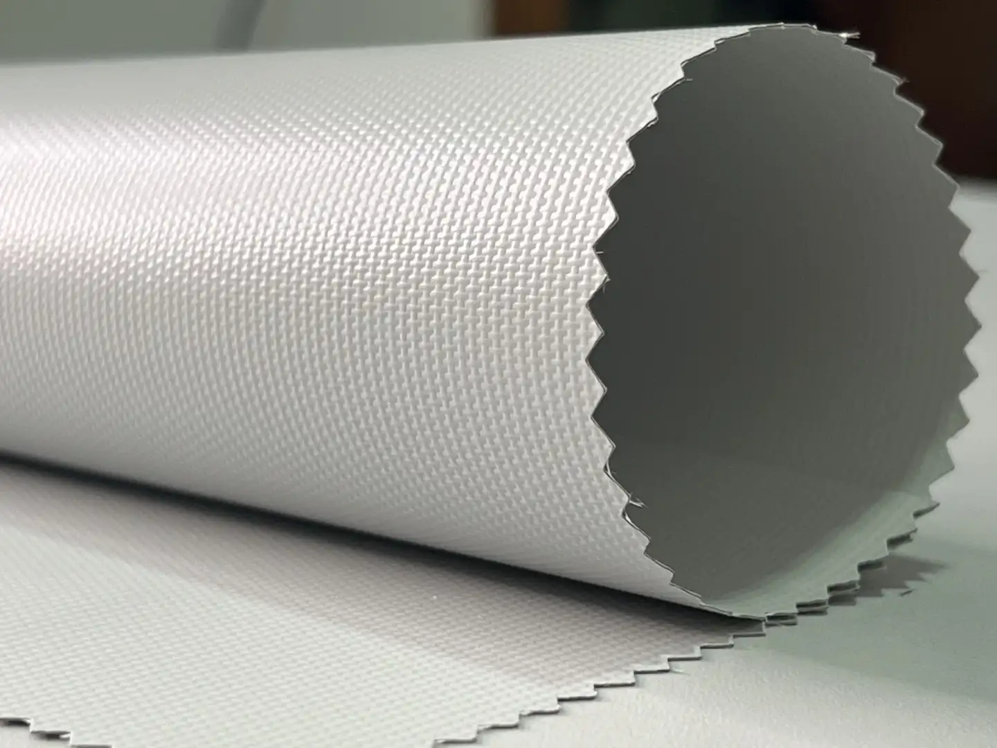 Persiana Rolô Blackout Pinpoint Cinza